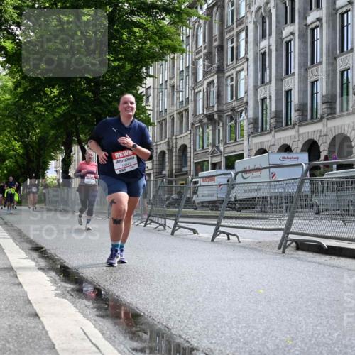 14.06.2026 - REWE Women's Run J. Mangold http://msf.ph/oto/9755442 14.06.2026 10:17:30 Ziel 10456, 10615, 10797, 10807, 10941 meine-sportfotos.de