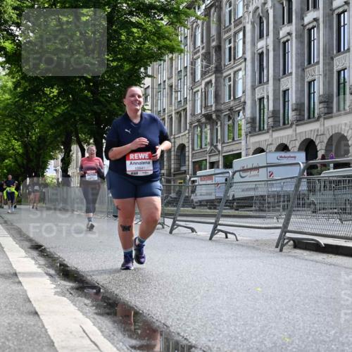 14.06.2026 - REWE Women's Run J. Mangold http://msf.ph/oto/9755444 14.06.2026 10:17:30 Ziel 10456, 10615, 10797, 10807, 10941 meine-sportfotos.de