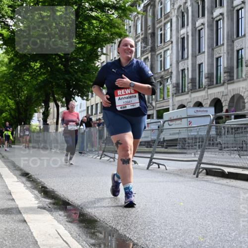 14.06.2026 - REWE Women's Run J. Mangold http://msf.ph/oto/9755450 14.06.2026 10:17:31 Ziel 10456, 10615, 10797, 10807, 10941 meine-sportfotos.de