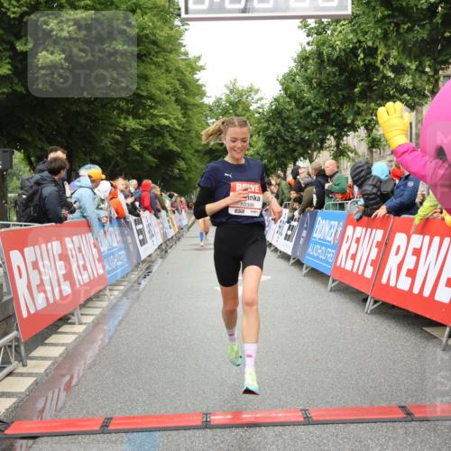 14.06.2026 - REWE Women's Run Strokosch-Dieckow http://msf.ph/oto/9755469 14.06.2026 09:47:21 Ziel 10386, 10601 meine-sportfotos.de