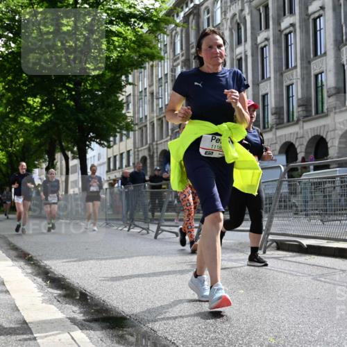 14.06.2026 - REWE Women's Run J. Mangold http://msf.ph/oto/9755479 14.06.2026 10:17:43 Ziel 10157, 10515, 11189, 11449 meine-sportfotos.de