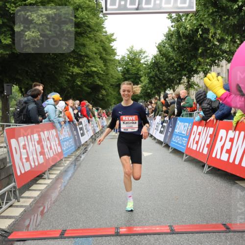 14.06.2026 - REWE Women's Run Strokosch-Dieckow http://msf.ph/oto/9755507 14.06.2026 09:47:21 Ziel 10386, 10601 meine-sportfotos.de