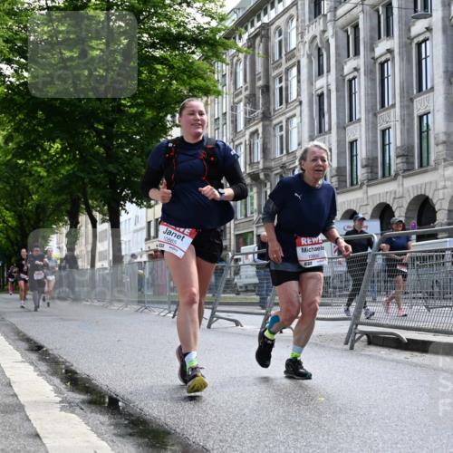 14.06.2026 - REWE Women's Run J. Mangold http://msf.ph/oto/9755510 14.06.2026 10:17:48 Ziel 10157, 10515, 10865, 10866, 11449 meine-sportfotos.de