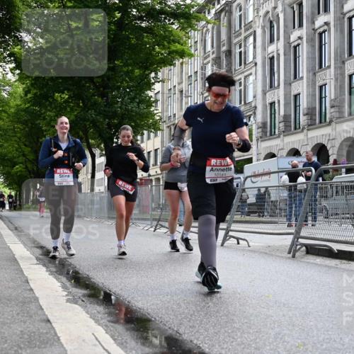 14.06.2026 - REWE Women's Run J. Mangold http://msf.ph/oto/9755532 14.06.2026 10:17:55 Ziel 10141, 10707, 10851, 11314 meine-sportfotos.de