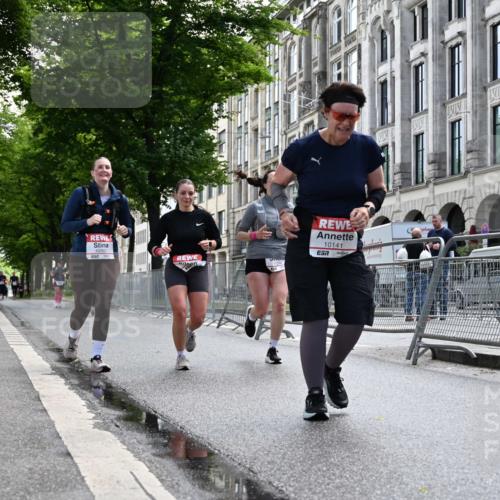 14.06.2026 - REWE Women's Run J. Mangold http://msf.ph/oto/9755535 14.06.2026 10:17:56 Ziel 10141, 10707, 10851, 11314 meine-sportfotos.de