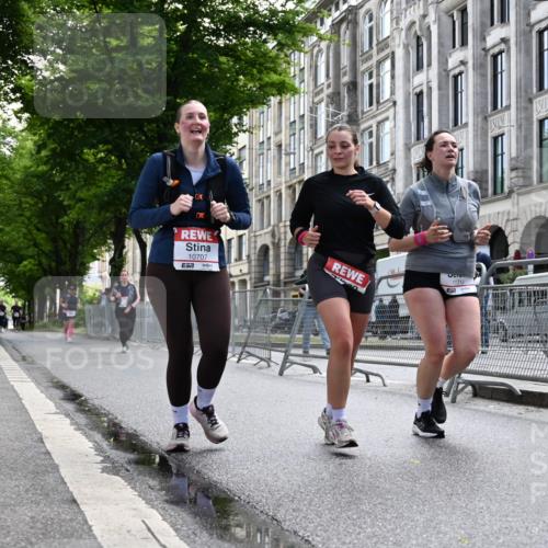 14.06.2026 - REWE Women's Run J. Mangold http://msf.ph/oto/9755546 14.06.2026 10:17:57 Ziel 10141, 10707, 10851, 11314 meine-sportfotos.de