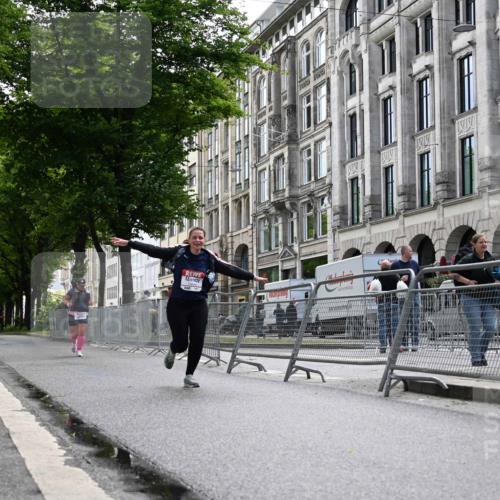 14.06.2026 - REWE Women's Run J. Mangold http://msf.ph/oto/9755565 14.06.2026 10:18:02 Ziel 10684, 10707, 10851, 11314 meine-sportfotos.de