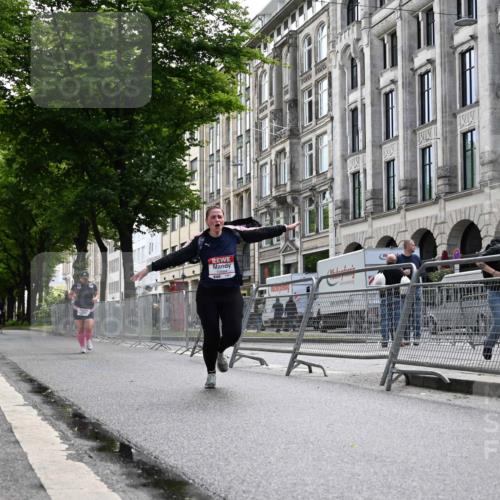 14.06.2026 - REWE Women's Run J. Mangold http://msf.ph/oto/9755571 14.06.2026 10:18:02 Ziel 10684, 10707, 10851, 11314 meine-sportfotos.de