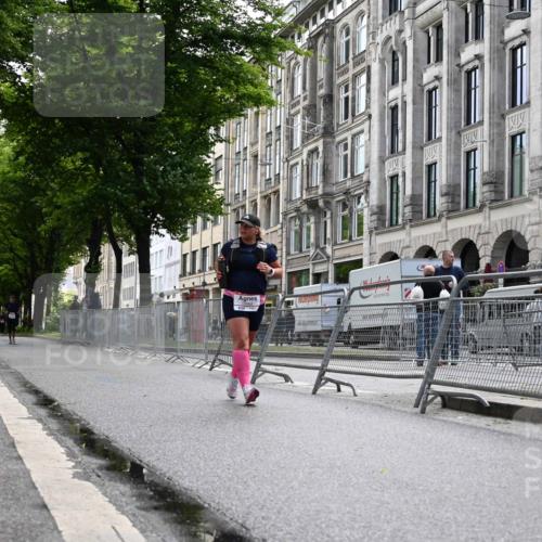 14.06.2026 - REWE Women's Run J. Mangold http://msf.ph/oto/9755589 14.06.2026 10:18:06 Ziel 10684, 10864 meine-sportfotos.de