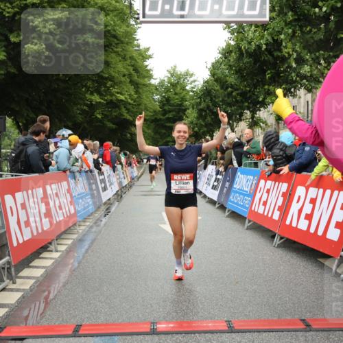 14.06.2026 - REWE Women's Run Strokosch-Dieckow http://msf.ph/oto/9755635 14.06.2026 09:47:15 Ziel 10430, 10601 meine-sportfotos.de