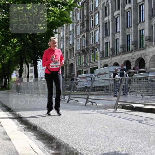 14.06.2026 - REWE Women's Run J. Mangold http://msf.ph/oto/9755646 14.06.2026 10:18:28 Ziel 10161 meine-sportfotos.de