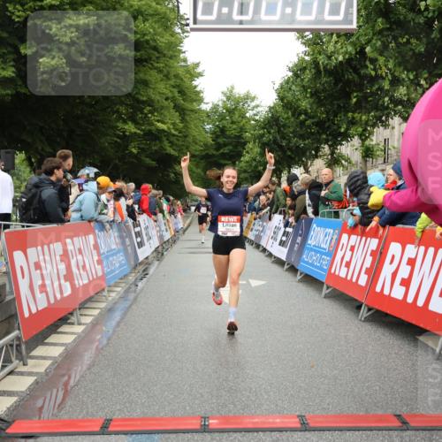 14.06.2026 - REWE Women's Run Strokosch-Dieckow http://msf.ph/oto/9755675 14.06.2026 09:47:15 Ziel 10430, 10601 meine-sportfotos.de