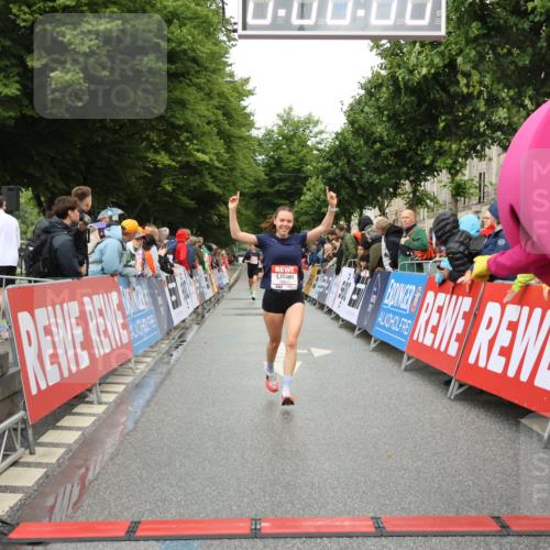 14.06.2026 - REWE Women's Run Strokosch-Dieckow http://msf.ph/oto/9755689 14.06.2026 09:47:15 Ziel 10430, 10601 meine-sportfotos.de