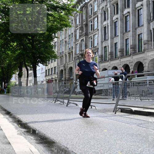 14.06.2026 - REWE Women's Run J. Mangold http://msf.ph/oto/9755704 14.06.2026 10:18:53 Ziel 10354, 11094, 11466 meine-sportfotos.de