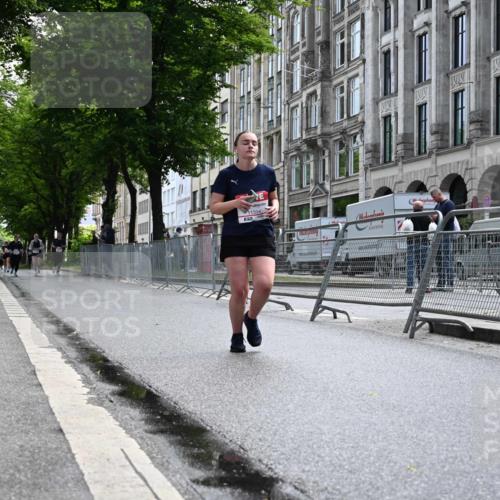 14.06.2026 - REWE Women's Run J. Mangold http://msf.ph/oto/9755722 14.06.2026 10:19:24 Ziel 11394 meine-sportfotos.de