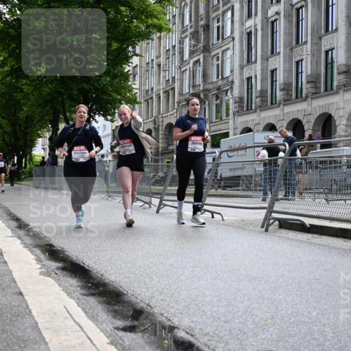 14.06.2026 - REWE Women's Run J. Mangold http://msf.ph/oto/9755744 14.06.2026 10:19:37 Ziel 10517, 10592, 11024 meine-sportfotos.de