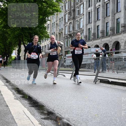 14.06.2026 - REWE Women's Run J. Mangold http://msf.ph/oto/9755748 14.06.2026 10:19:37 Ziel 10517, 10592, 11024 meine-sportfotos.de