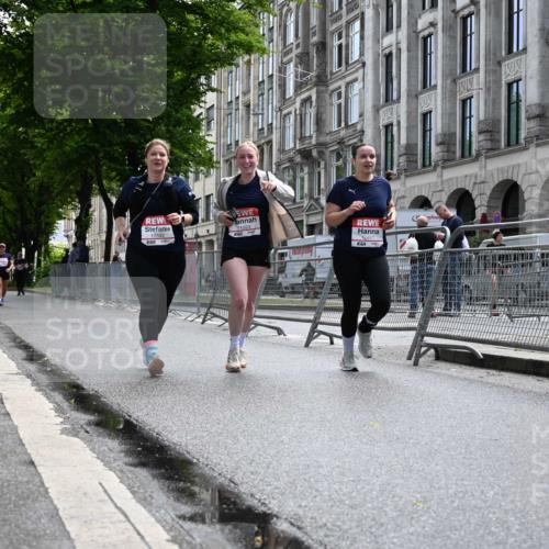14.06.2026 - REWE Women's Run J. Mangold http://msf.ph/oto/9755751 14.06.2026 10:19:37 Ziel 10517, 10592, 11024 meine-sportfotos.de