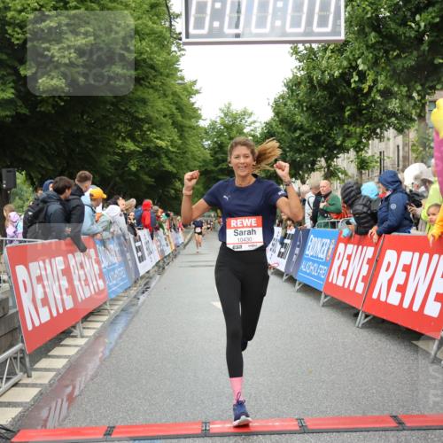 14.06.2026 - REWE Women's Run Strokosch-Dieckow http://msf.ph/oto/9755752 14.06.2026 09:47:08 Ziel 10430, 11492 meine-sportfotos.de
