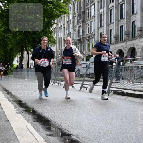 14.06.2026 - REWE Women's Run J. Mangold http://msf.ph/oto/9755754 14.06.2026 10:19:38 Ziel 10517, 10592, 11024 meine-sportfotos.de