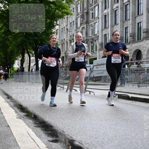 14.06.2026 - REWE Women's Run J. Mangold http://msf.ph/oto/9755756 14.06.2026 10:19:38 Ziel 10517, 10592, 11024 meine-sportfotos.de