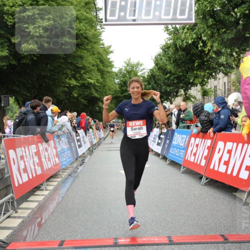 14.06.2026 - REWE Women's Run Strokosch-Dieckow http://msf.ph/oto/9755767 14.06.2026 09:47:08 Ziel 10430, 11492 meine-sportfotos.de