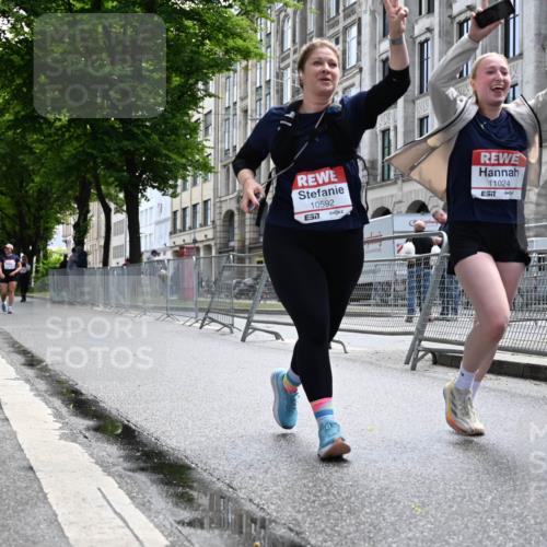 14.06.2026 - REWE Women's Run J. Mangold http://msf.ph/oto/9755769 14.06.2026 10:19:39 Ziel 10517, 10592, 11024 meine-sportfotos.de