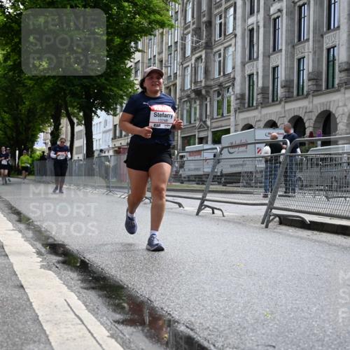 14.06.2026 - REWE Women's Run J. Mangold http://msf.ph/oto/9755771 14.06.2026 10:19:48 Ziel 10748 meine-sportfotos.de