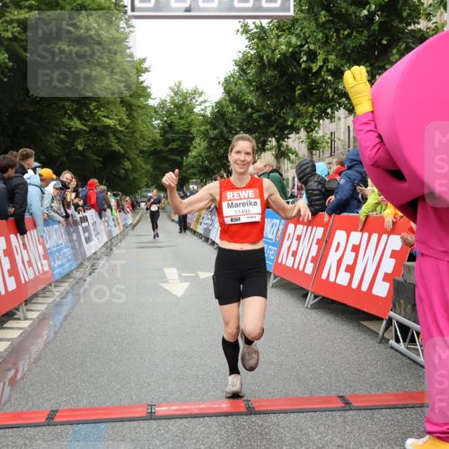 14.06.2026 - REWE Women's Run Strokosch-Dieckow http://msf.ph/oto/9755803 14.06.2026 09:47:02 Ziel 11492 meine-sportfotos.de