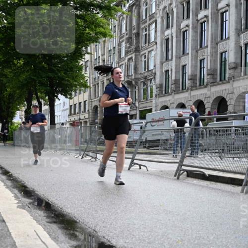 14.06.2026 - REWE Women's Run J. Mangold http://msf.ph/oto/9755804 14.06.2026 10:19:59 Ziel 10446, 11028, 11215, 11216, 11424 meine-sportfotos.de