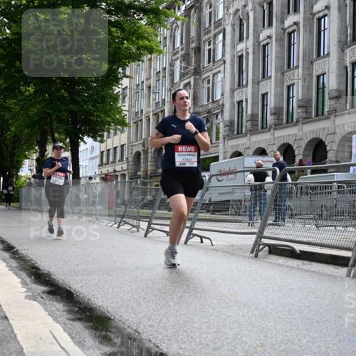14.06.2026 - REWE Women's Run J. Mangold http://msf.ph/oto/9755806 14.06.2026 10:19:59 Ziel 10446, 11028, 11215, 11216, 11424 meine-sportfotos.de