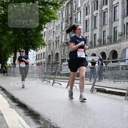 14.06.2026 - REWE Women's Run J. Mangold http://msf.ph/oto/9755811 14.06.2026 10:20:00 Ziel 10446, 11028, 11215, 11216, 11424 meine-sportfotos.de