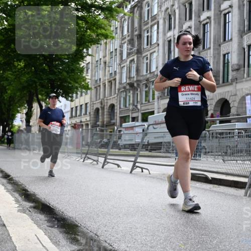14.06.2026 - REWE Women's Run J. Mangold http://msf.ph/oto/9755816 14.06.2026 10:20:00 Ziel 10446, 11028, 11215, 11216, 11424 meine-sportfotos.de