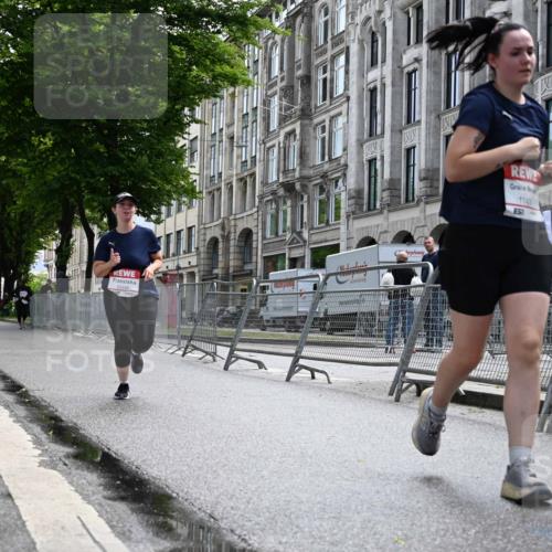 14.06.2026 - REWE Women's Run J. Mangold http://msf.ph/oto/9755819 14.06.2026 10:20:01 Ziel 10446, 11215, 11216, 11424 meine-sportfotos.de