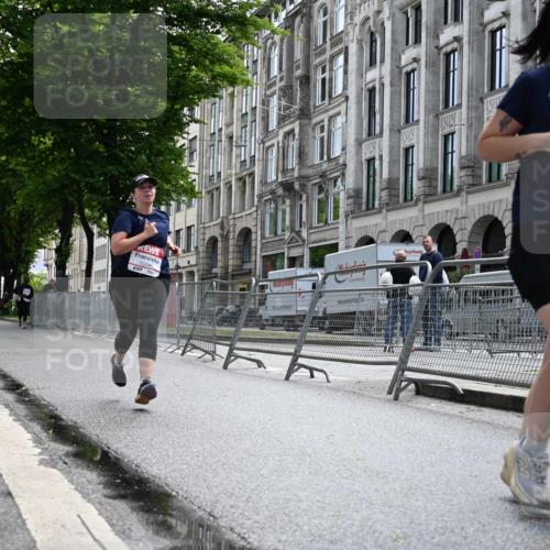 14.06.2026 - REWE Women's Run J. Mangold http://msf.ph/oto/9755821 14.06.2026 10:20:01 Ziel 10446, 11215, 11216, 11424 meine-sportfotos.de