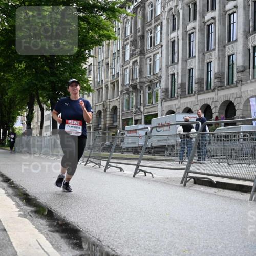 14.06.2026 - REWE Women's Run J. Mangold http://msf.ph/oto/9755824 14.06.2026 10:20:01 Ziel 10446, 11215, 11216, 11424 meine-sportfotos.de