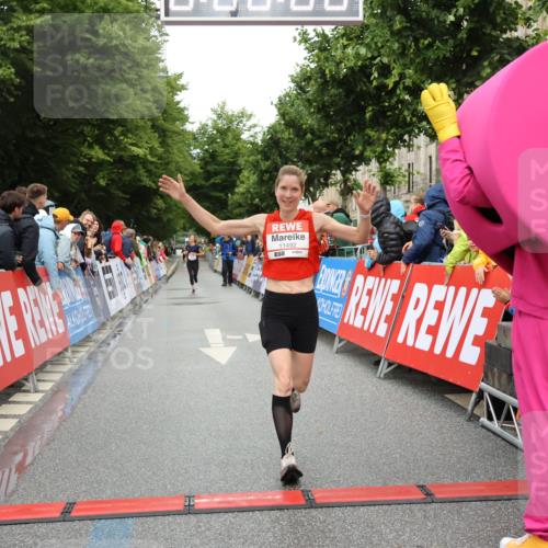14.06.2026 - REWE Women's Run Strokosch-Dieckow http://msf.ph/oto/9755828 14.06.2026 09:47:02 Ziel 11492 meine-sportfotos.de