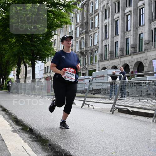 14.06.2026 - REWE Women's Run J. Mangold http://msf.ph/oto/9755831 14.06.2026 10:20:02 Ziel 10446, 11215, 11216, 11424 meine-sportfotos.de
