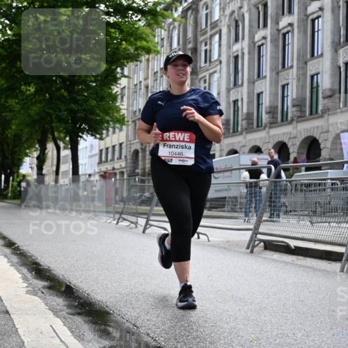 14.06.2026 - REWE Women's Run J. Mangold http://msf.ph/oto/9755834 14.06.2026 10:20:02 Ziel 10446, 11215, 11216, 11424 meine-sportfotos.de