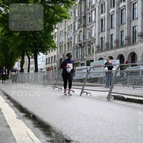 14.06.2026 - REWE Women's Run J. Mangold http://msf.ph/oto/9755842 14.06.2026 10:20:12 Ziel 10084 meine-sportfotos.de