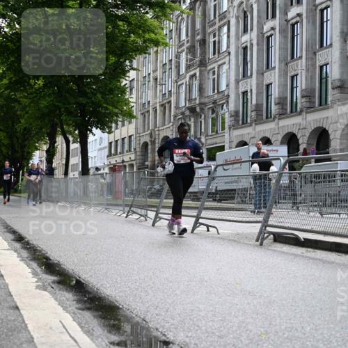 14.06.2026 - REWE Women's Run J. Mangold http://msf.ph/oto/9755847 14.06.2026 10:20:12 Ziel 10084 meine-sportfotos.de