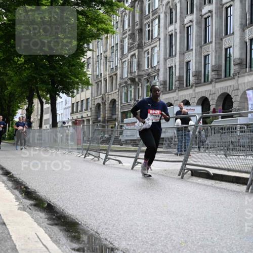 14.06.2026 - REWE Women's Run J. Mangold http://msf.ph/oto/9755855 14.06.2026 10:20:13 Ziel 10084 meine-sportfotos.de