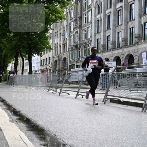 14.06.2026 - REWE Women's Run J. Mangold http://msf.ph/oto/9755858 14.06.2026 10:20:13 Ziel 10084 meine-sportfotos.de