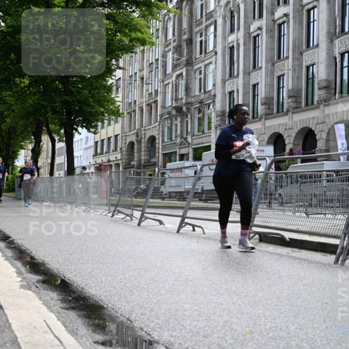 14.06.2026 - REWE Women's Run J. Mangold http://msf.ph/oto/9755861 14.06.2026 10:20:13 Ziel 10084 meine-sportfotos.de