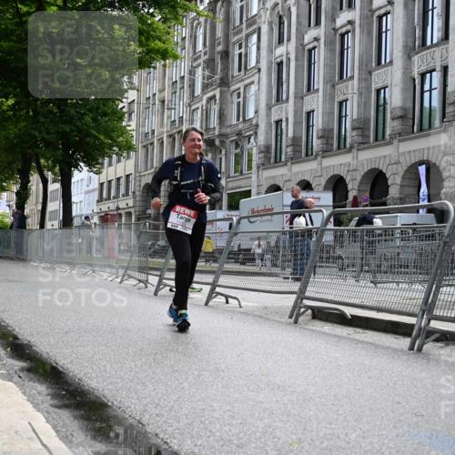 14.06.2026 - REWE Women's Run J. Mangold http://msf.ph/oto/9755884 14.06.2026 10:20:26 Ziel 10485, 10767, 11054 meine-sportfotos.de
