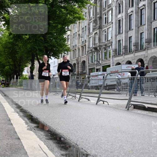 14.06.2026 - REWE Women's Run J. Mangold http://msf.ph/oto/9755901 14.06.2026 10:20:40 Ziel 10044, 10045 meine-sportfotos.de