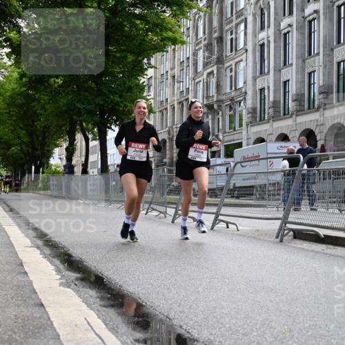14.06.2026 - REWE Women's Run J. Mangold http://msf.ph/oto/9755913 14.06.2026 10:20:41 Ziel 10044, 10045 meine-sportfotos.de
