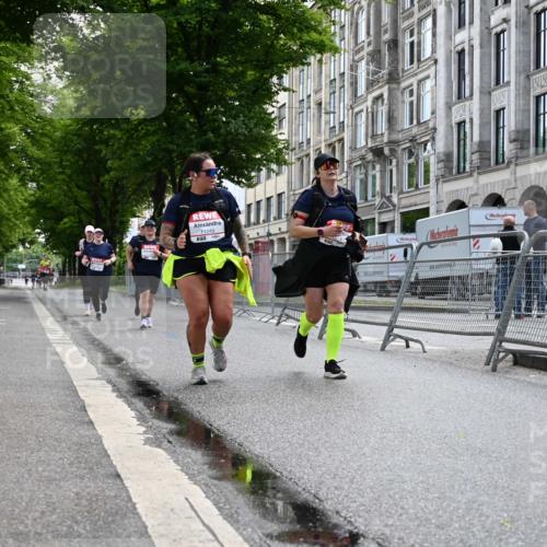 14.06.2026 - REWE Women's Run J. Mangold http://msf.ph/oto/9755942 14.06.2026 10:21:04 Ziel 10520, 10714, 11249, 11256 meine-sportfotos.de