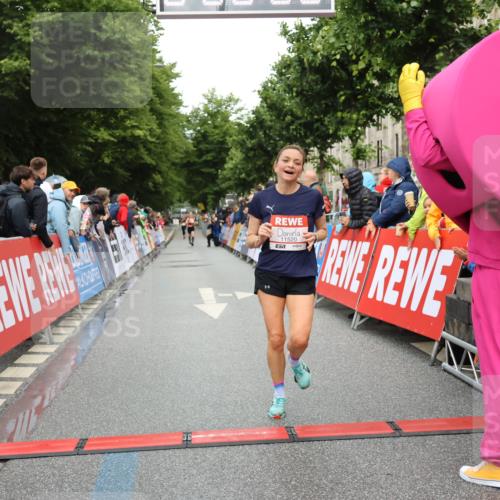 14.06.2026 - REWE Women's Run Strokosch-Dieckow http://msf.ph/oto/9755970 14.06.2026 09:46:52 Ziel 10892, 11520 meine-sportfotos.de