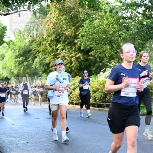 14.06.2026 - REWE Women's Run Dr. Thomas Lammeyer http://msf.ph/oto/9755980 14.06.2026 09:19:36 Laufen 10831, 11472, 10476, 77 meine-sportfotos.de